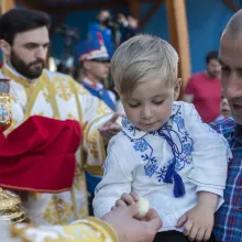 În familie copilul înțelege taina iubirii lui Dumnezeu: Mesajul Patriarhului Daniel pentru Duminica Părinților și Copiilor