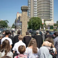 Studenții bucureșteni și-au comemorat eroii la crucile de piatră puse în Piața Universității de fondatorii ASCOR