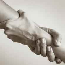 Două asociații ortodoxe bucureștene organizează colecta „Ajută la nevoie!”