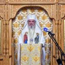 Patriarhul Daniel: Să le cerem sfinţilor să ne dăruiască credinţă puternică şi viaţă sfântă