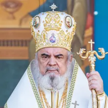 În Duminica Sfinților Români, Patriarhul Daniel îi omagiază pe părinții și bunicii creștini