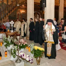PS Varlaam s-a rugat în Catedrala Patriarhală pentru sufletele Patriarhilor Teoctist şi Iustin