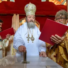 Preasfințitul Părinte Ieronim a sfințit o biserică renovată din Mizil