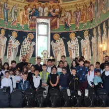 București: 150 de copii au primit rechizite din partea Protoieriei Sector 2