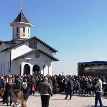 O nouă biserică închinată Sfintei Parascheva, în județul Prahova. PS Varlaam a oficiat slujba de sfințire