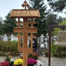 O troiță a fost amplasată în Cimitirul Berceni 2 ca să amintească rolul rugăciunii în viața creștinului