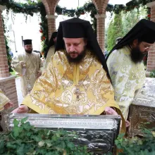 Mănăstirea Radu Vodă: A început pelerinajul la moaștele Sfântului Ierarh Nectarie