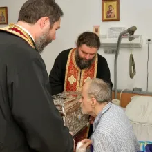 Binecuvântarea Sf. Nectarie a ajuns, prin moaștele lui, la centrul de îngrijiri paliative pe care îl ocrotește
