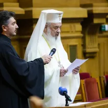 Patriarhul României la spectacolul „Sf. Nicolae în mijlocul copiilor”: Apărător al dreptei credinţe şi învăţător al iubirii milostive