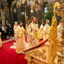Episcopii vicari Varlaam Ploieșteanul și Timotei Prahoveanul au oficiat Liturghia Sf. Vasile cel Mare în prima zi din 2023
