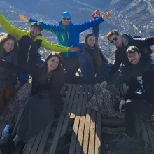 Tinerii brașoveni sunt invitați la o activitate de voluntariat la Valea Plopului