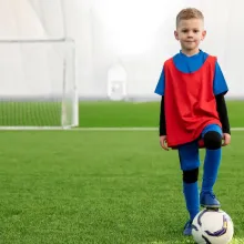 O parohie bucureșteană organizează un meci caritabil de fotbal în beneficiul bursierilor săi: Ce vedete participă