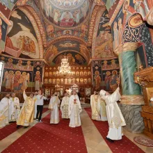 PS Timotei Prahoveanul a sfinţit pictura bisericii parohiei Plopeni Oraș