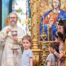 Credința în Dumnezeu consolidează comuniunea între generații: Duminica Părinților și a Copiilor în Patriarhia Română