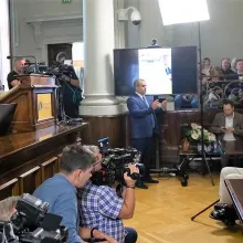 Patriarhul Daniel îi transmite binecuvântări prof. univ. dr. Constantin Bălăceanu-Stolnici la împlinirea centenarului