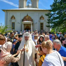 Patriarhul Daniel, îndemnuri practice din Evanghelie: Despre risipa alimentară, protejarea mediului, disciplina mulțimilor
