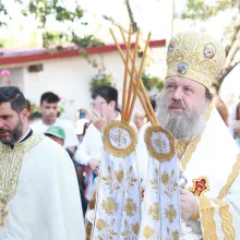 PS Timotei Prahoveanul a vorbit despre valoarea prieteniei la resfințirea unei biserici concepute de Arh. Ion Mincu