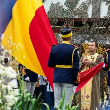Drapelul național a fost binecuvântat și arborat în Piața Tricolorului din Capitală