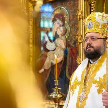 A purta crucea pe urmele lui Hristos înseamnă a ne asemăna cu El, spune PS Paisie Sinaitul