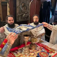 Trezvia, lucrarea de căpătâi a sfinților îngeri: La hramul Schitului Darvari, starețul ne cheamă „să luăm aminte”