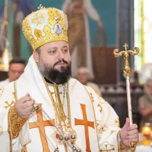 PS Paisie Sinaitul: „Fiecare dintre noi are un Lazăr la ușa sa!” La fel ca acesta, Hristos a stat și El disprețuit la poarta lumii