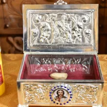 Parohia Andronache din Capitală a primit moaștele ocrotitorului său spiritual