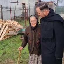 Peste 70.000 de persoane asistate de sectoarele social-filantropice din Patriarhia Română în 2023