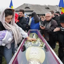 A treia zi de pelerinaj: Moaștele Sf. Dimitrie, cinstite de elevi din Ploiești și de obștea Mănăstirii Turnu