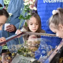 Sf. Dimitrie cel Nou, întâmpinat de sute de tineri: Avem aici bucuria și nădejdea de astăzi și de mâine a Bisericii