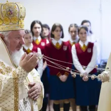 Biserica a fost școala care a format milioane de creștini: PS Varlaam a sfințit paraclisul Liceului „Sf. Trei Ierarhi”