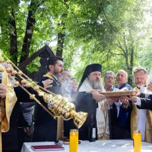 Mihai Eminescu, pomenit la Cimitirul Bellu: Ne gândim la lumina pe care a lăsat-o, a explicat PS Timotei