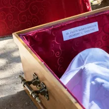 Moaștele Sfântului Dumitru Stăniloae au fost deshumate