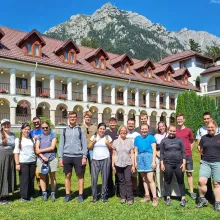 Studenții ortodocși gălățeni participă la un schimb de experiență cu tineri germani, la Mănăstirea Caraiman