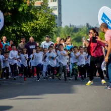 O nouă ediție a crosului de la Parohia Brâncuși: Comunitatea strânge fonduri pentru activitățile cu copiii