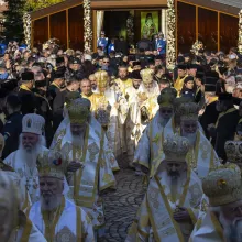 Mii de pelerini s-au rugat la București de Sărbătoarea Sfântului Dimitrie cel Nou