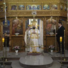 Iubirea lui Dumnezeu și iubirea aproapelui sunt două porunci inseparabile, spune PS Paisie Sinaitul