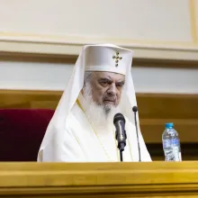 Patriarhul Daniel se roagă pentru victimele accidentului de la Novi Sad
