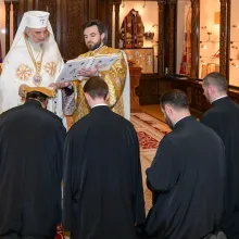 Patriarhul Daniel, către clericii ridicați în rang: Aceste promovări înseamnă o recunoaștere a dăruirii de sine