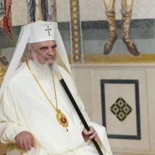Patriarhul Daniel îl felicită pe Înaltpreasfințitul Părinte Nifon la 25 de ani de la întronizare