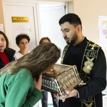 Moaștele Sfântului Pantelimon au fost duse spre închinare la Spitalul de Psihiatrie Obregia din Capitală