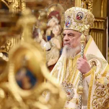 Prin venirea Sa, Iisus sfințește lumea ca dar al lui Dumnezeu pentru oameni, explică Patriarhul Daniel