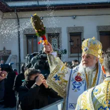 Patriarhul Daniel la slujba Aghesmei Mari: Acum, Duhul Sfânt se poartă deasupra apelor pentru reînnoirea lumii