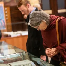 Biblioteca Sfântului Sinod organizează o expoziție aniversară dedicată Centenarului Patriarhiei Române