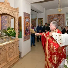 Protopopul Sectorului 5 al Capitalei a sfințit racla în care o parohie păstrează moaștele Sf. Teodor Tiron
