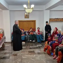 Protoieria Sector 5 a oferit daruri vârstnicelor îngrijite la Mănăstirea Christiana
