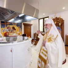 A început prepararea Marelui Mir: Arată prețuirea Bisericii pentru Hristos cel jertfelnic, spune Patriarhul Daniel