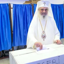 Părintele Patriarh Daniel și-a exercitat un drept și o datorie: A votat la Alegerile Prezidențiale 2025