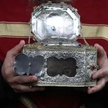 Arhimandritul Efrem Vatopedinul va aduce la București cinstitul cap al Sfântului Ioan Gură de Aur