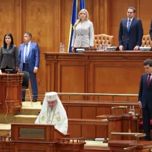 Patriarhul Daniel s-a rugat pentru România la ceremonia de învestire a Președintelui Nicușor Dan