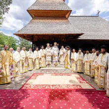 Patriarhul Daniel a resfințit biserica de lemn de la Mănăstirea „Sfânta Maria”‑ Urlați, Prahova